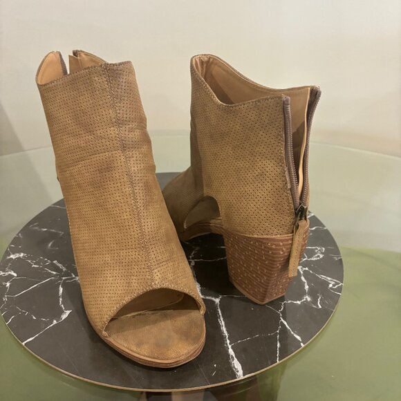 Tan Boots - open toe - Picture 2 of 4